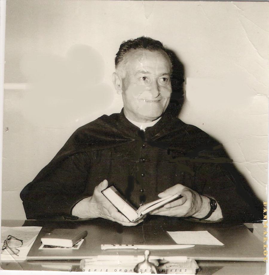 PATRONAGE ORAN DE LA JUS SAINT LOUIS 19XX PERE SANTOJA.JPG